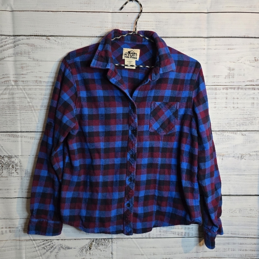 Old Mill Womans Blue and Red Plaid Longsleeve Buttown-down Size‎ Large